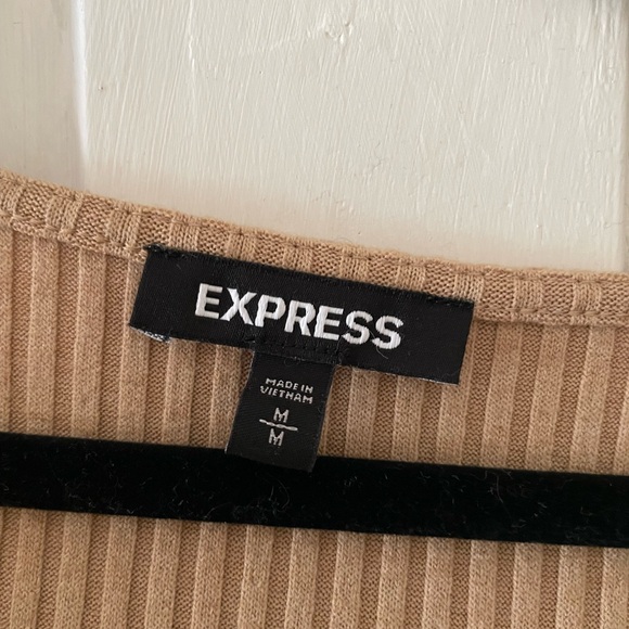 express top 💕 - Picture 3 of 3